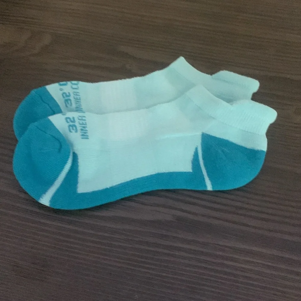 32 degrees new in bag Light Blue robins egg / Tiffany blue Ankle Socks